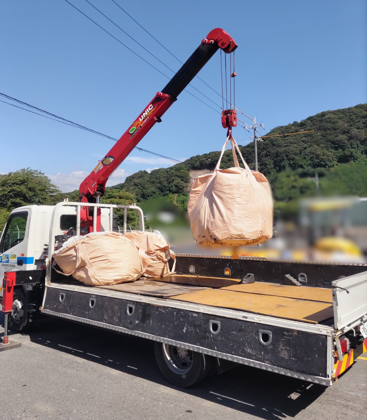 【作業事例紹介】コンテナが置けない現場の解決策！フレコン回収で動線を確保（リライフ）イメージ